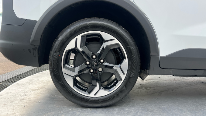 Ford Tourneo Courier 100kW Active 46kWh 5dr Auto Electric Estate - Image 7